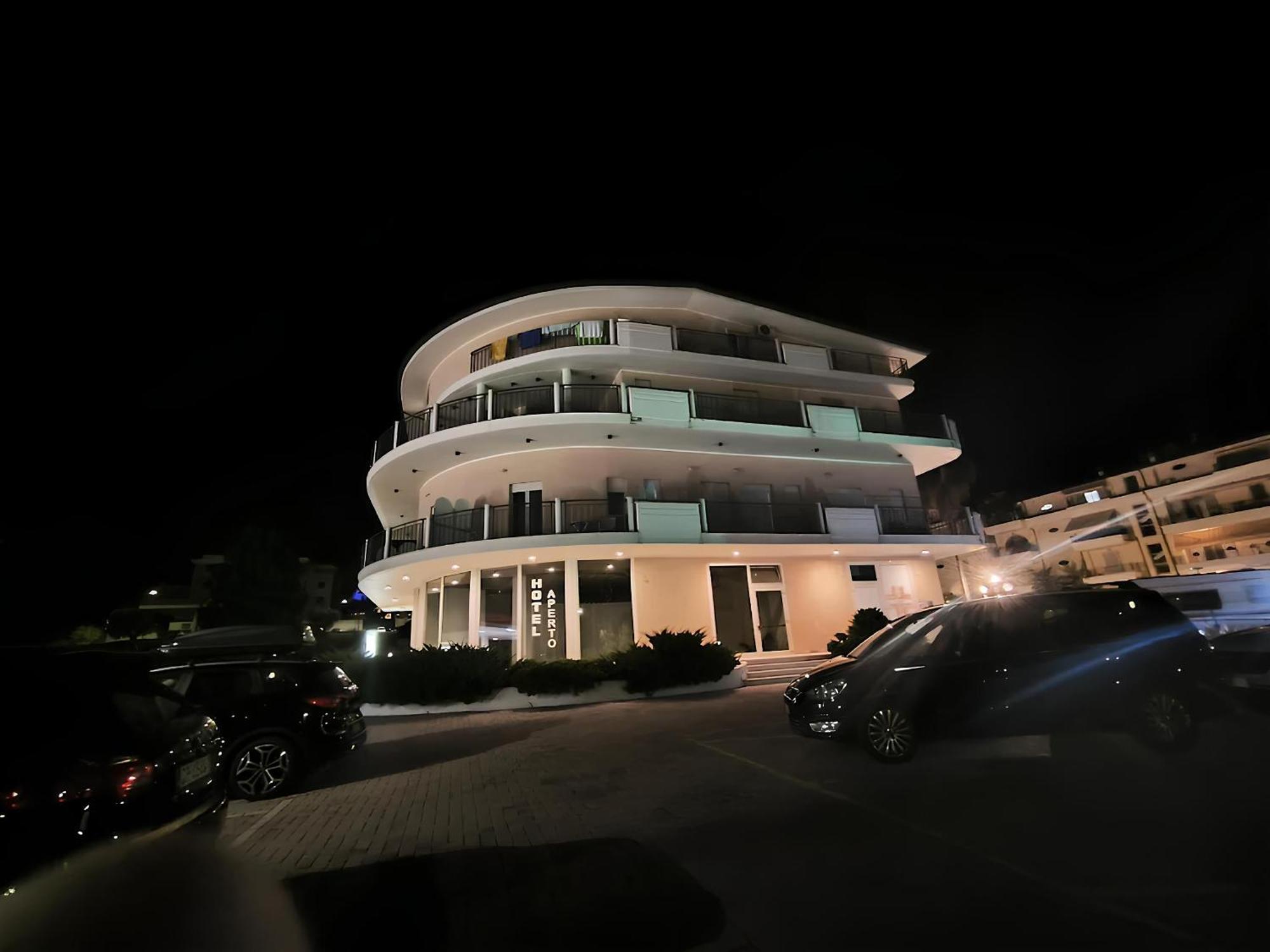 Eu Ropa Hotel Nereto Esterno foto