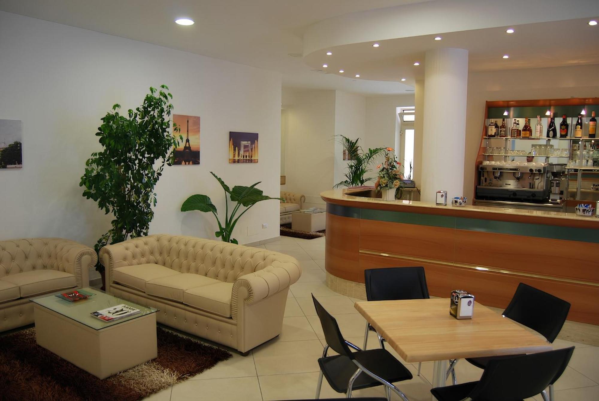 Eu Ropa Hotel Nereto Esterno foto