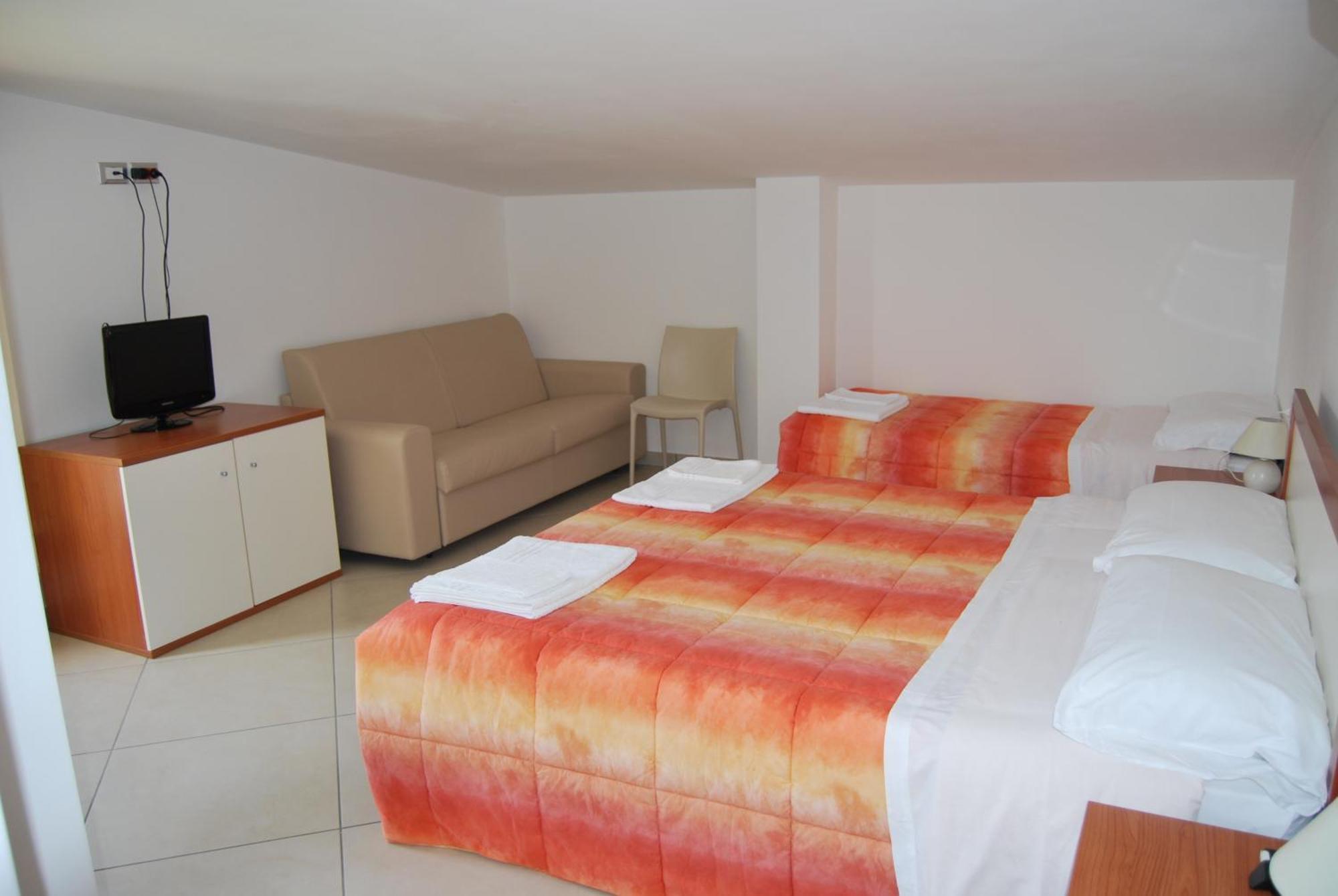 Eu Ropa Hotel Nereto Esterno foto